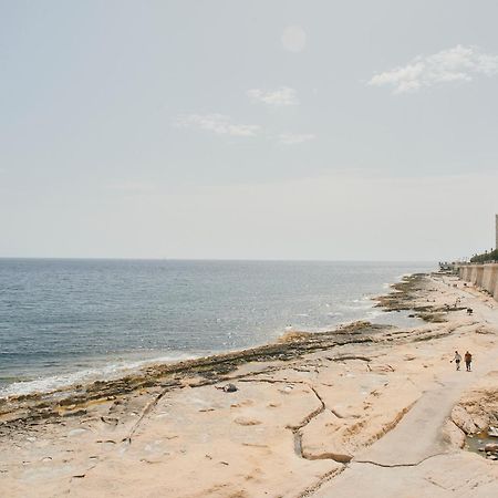 Tan-Nanna By Shmoo Apartment Sliema Bagian luar foto
